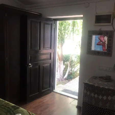 Hadrianus Pansion 3* أنطاليا