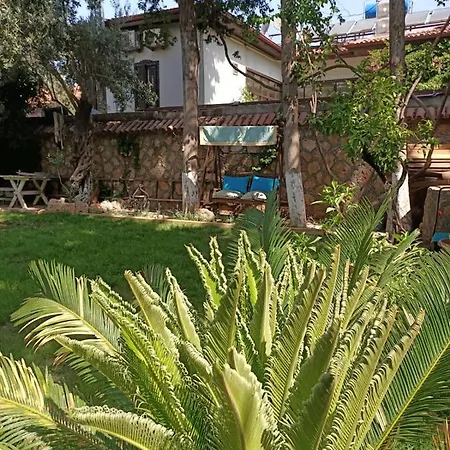 Hadrianus Pansion Hotel 3*