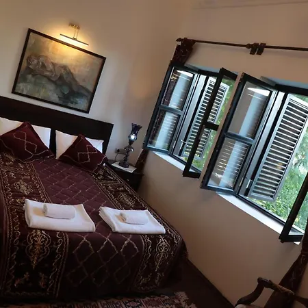 Hadrianus Pansion Hotel 3*