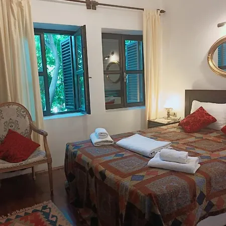 Hadrianus Pansion Hotel