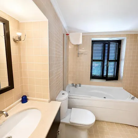 Hotel Hadrianus Pansion 3*