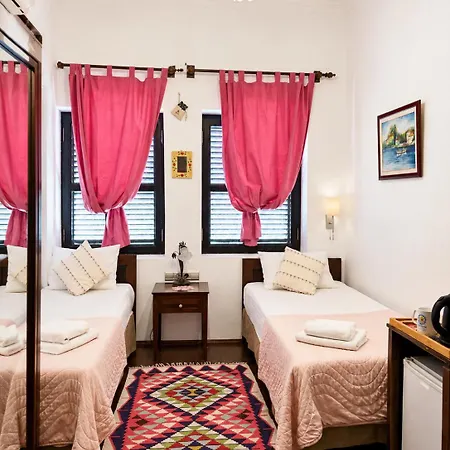 Hadrianus Pansion Hotell Antalya