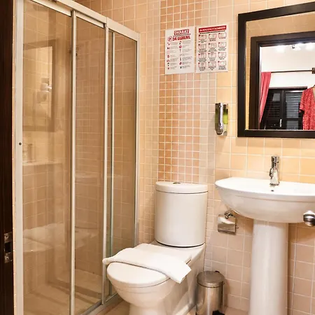 Hadrianus Pansion Hotel 3*