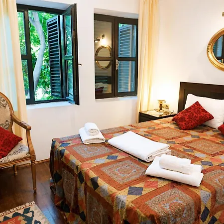 Hadrianus Pansion Hotel 3*