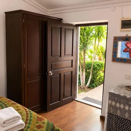 Hadrianus Pansion Hotell Antalya