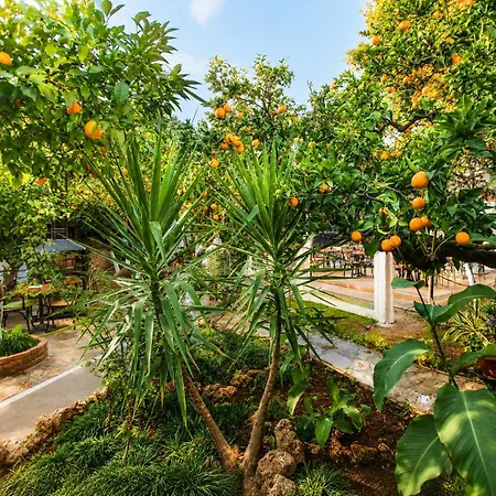 Hadrianus Pansion Hotel