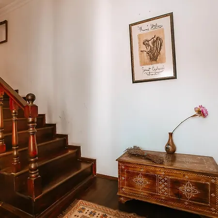 Hadrianus Pansion فندق 3*