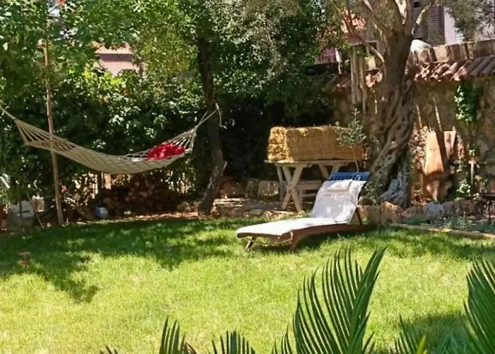 Hadrianus Pansion Hotel