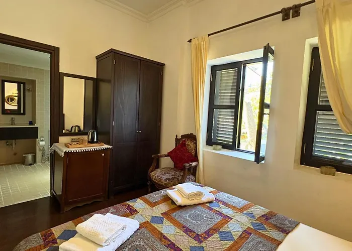 Hadrianus Pansion 3*