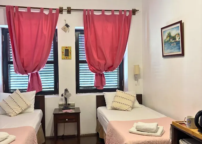 Hadrianus Pansion 3* Antalya