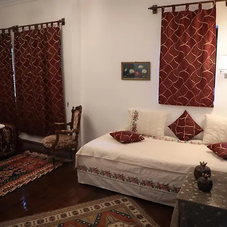 Hadrianus Pansion Hotel 3*