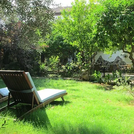 Hadrianus Pansion 3*