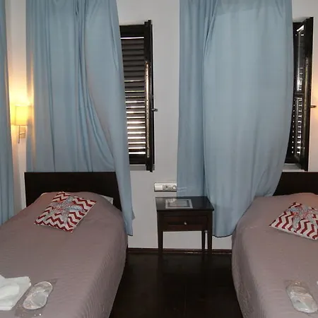 Hotel Hadrianus Pansion 3*