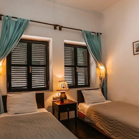 Hadrianus Pansion Hotel 3*